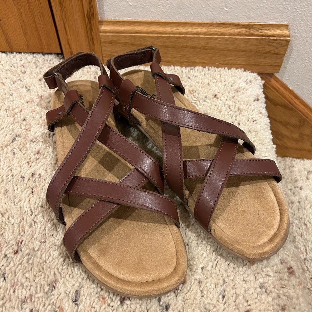 Minnetonka Brown Leather Sandals